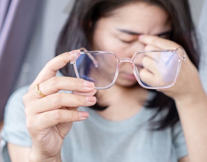 Unexplained weight loss and blurred vision